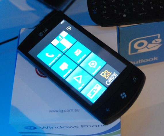 LG Optimus 7