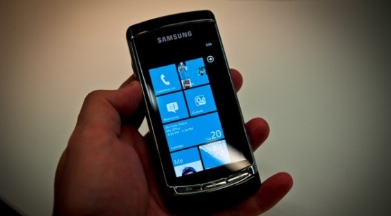 Тестируют Windows Phone 7